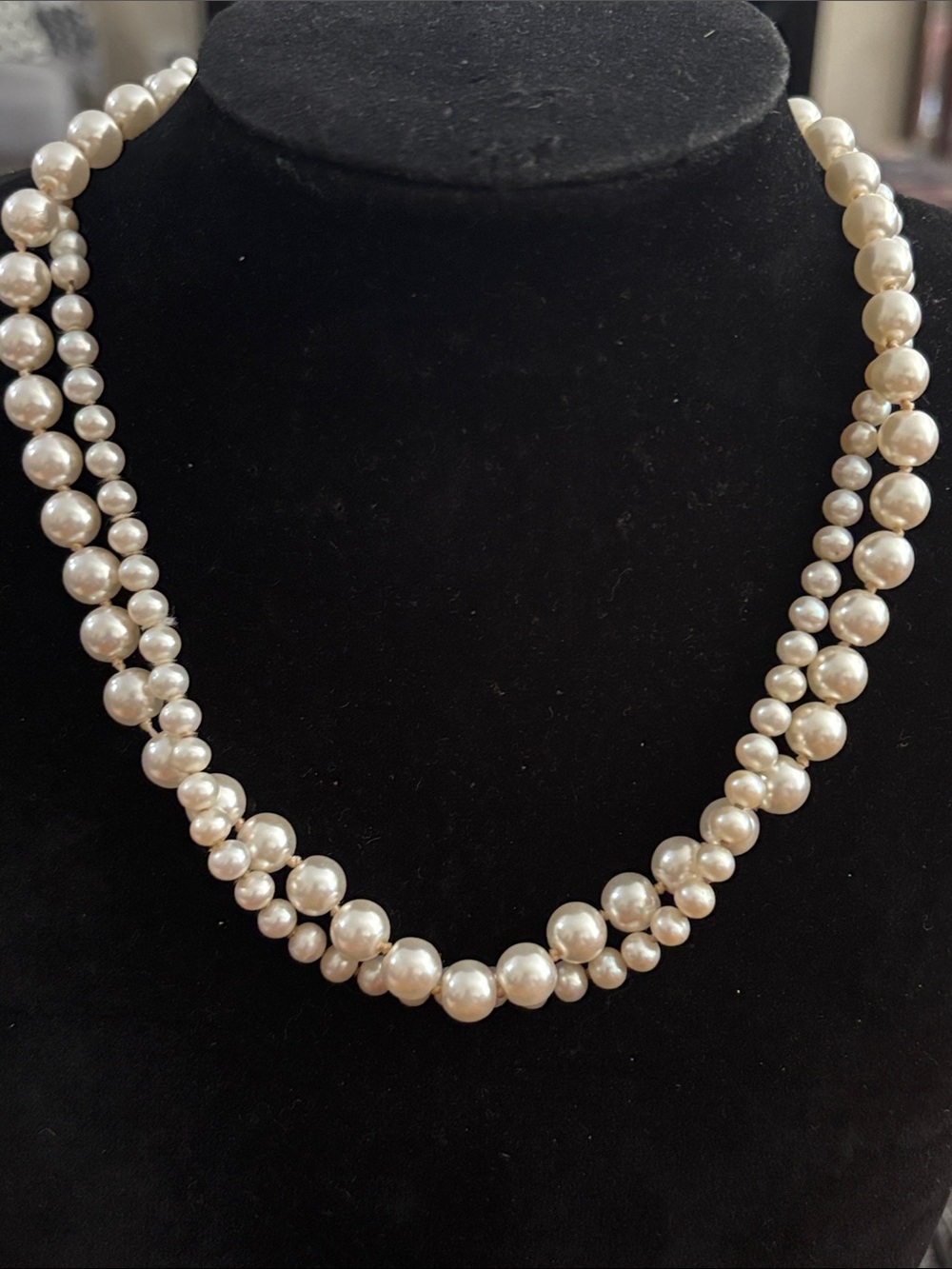 Bundle of Vintage Glass Classic Ivory Pearl Necklaces